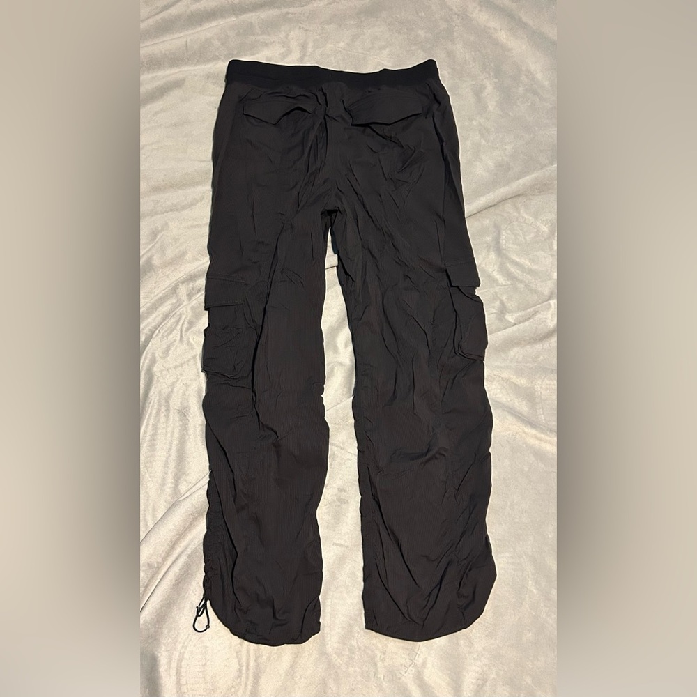 Lululemon Dance Studio Relaxed-Fit Mid-Rise Cargo Pant in Black - L - Picture 8 of 12